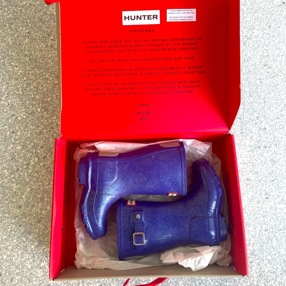 Gently worn Girls Hunter boots, Toddler size 8B.